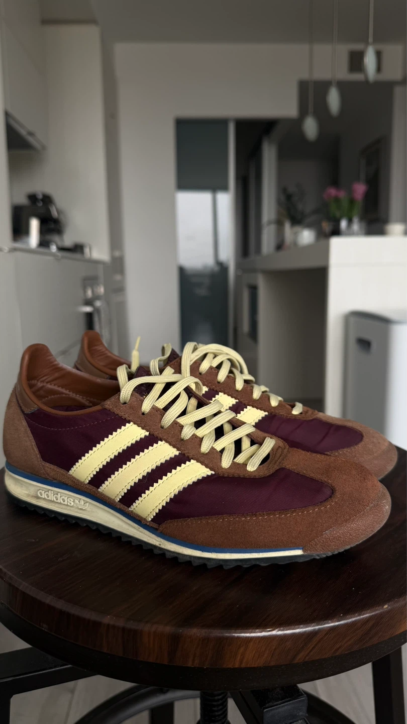 Women Adidas SL72 US 7 EUR 38.5 in Maroon/Yellow/Brown