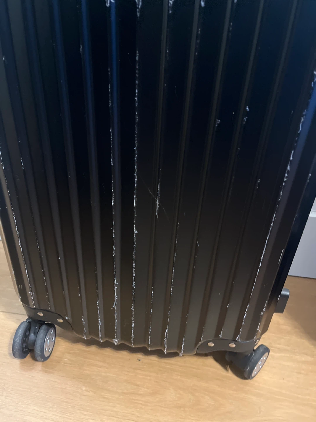 Black Hardside Carry-On Spinner Luggage - photo 3