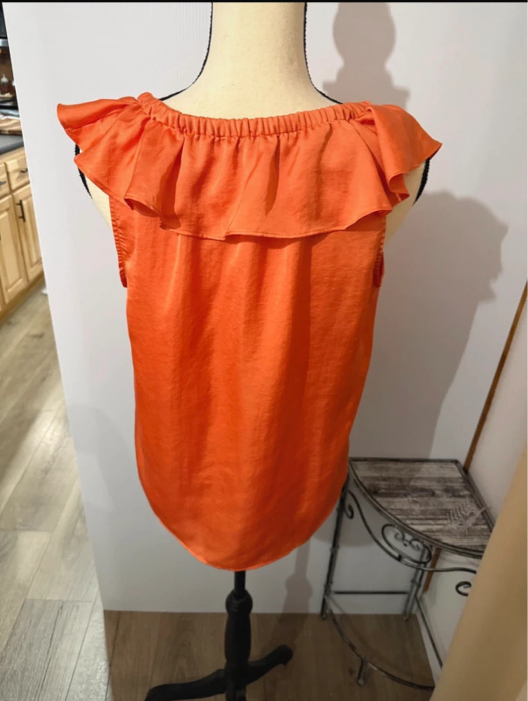 Ann Taylor Petite Orange Ruffle V-Neck Sleeveless Top - Size MP - photo 2