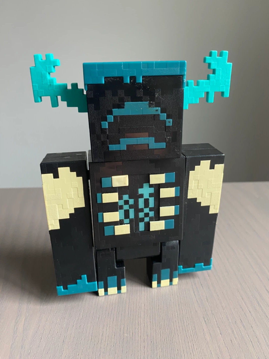 Mattel Minecraft Warden 6" Action Figure with Lights & Sounds