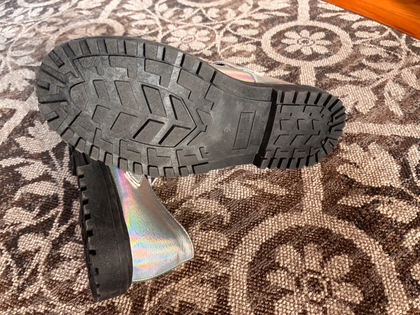 Old Navy Silver Mary Jane Shoes - photo 3