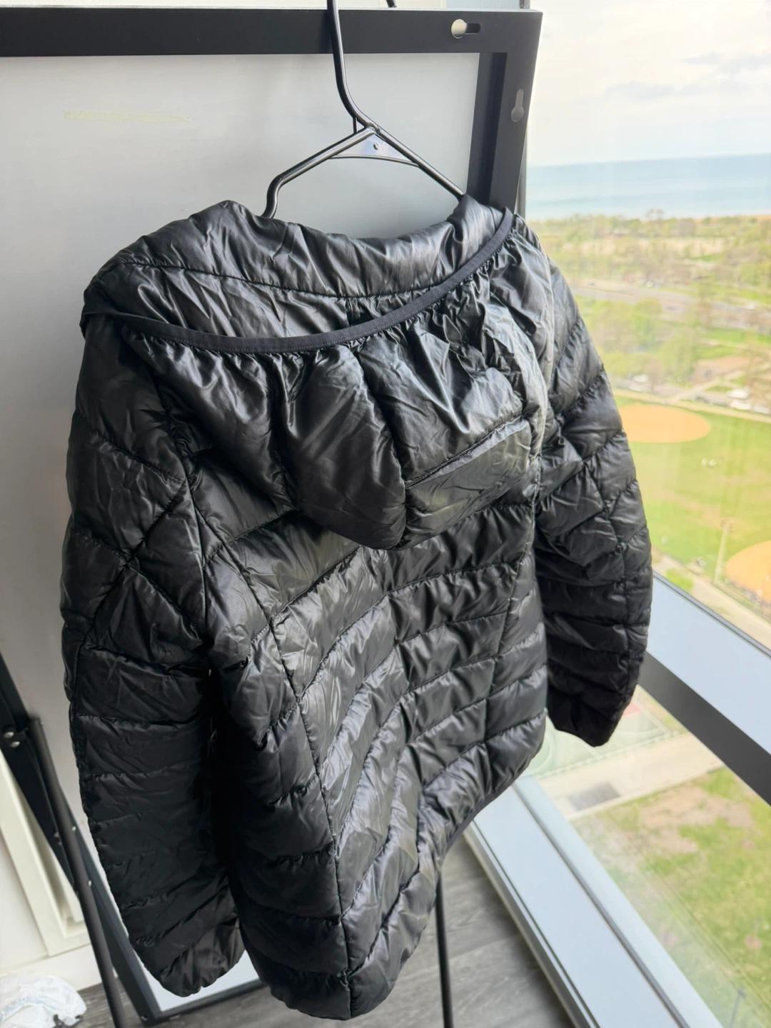 UNIQLO Lightweight Puffer Jacket - Black, Size S - photo 3
