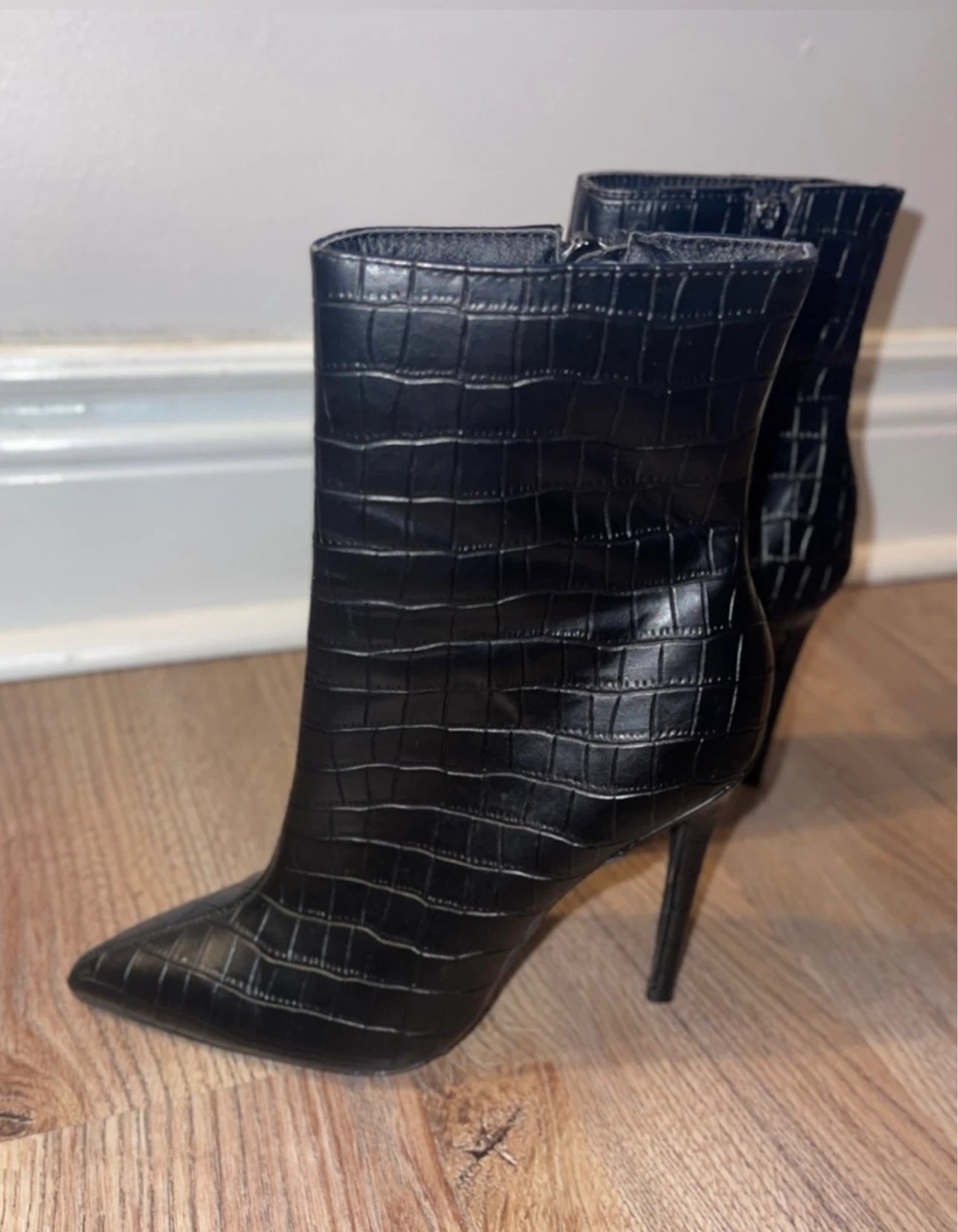 Black Croc Embossed Faux Leather Stiletto Heel Boots size 6 - photo 3