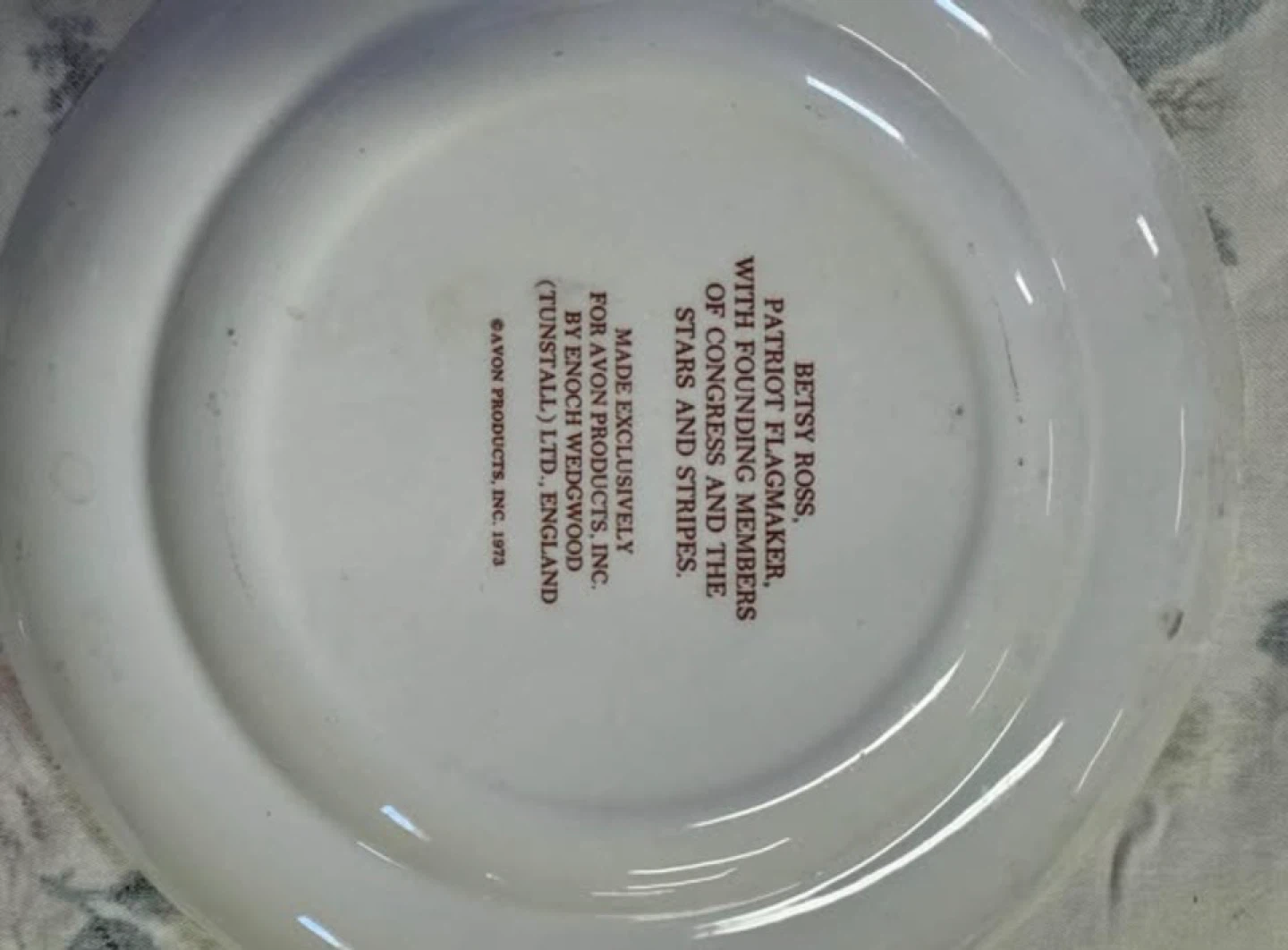 Avon Betsy Ross Patriot Flagmaker Plate - photo 2