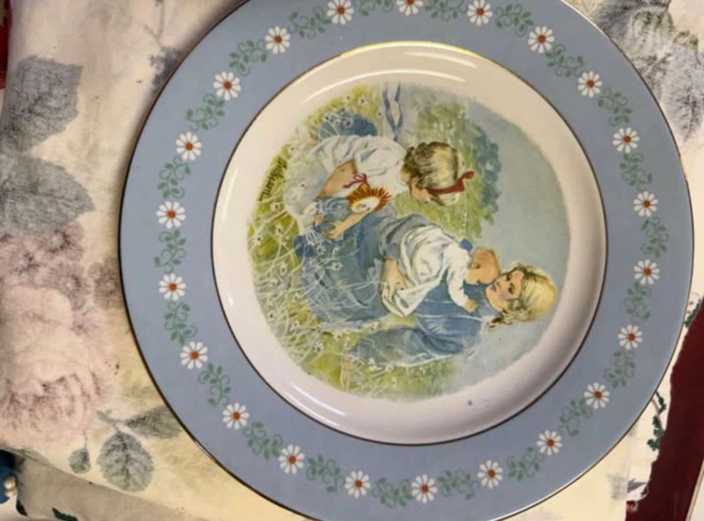 Avon Betsy Ross Patriot Flagmaker Plate