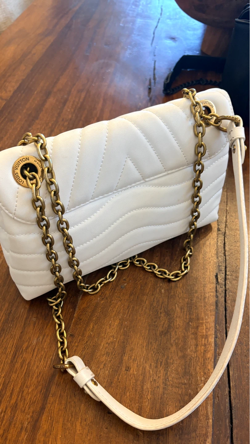 Louis Vuitton  Shoulder Bag - photo 3