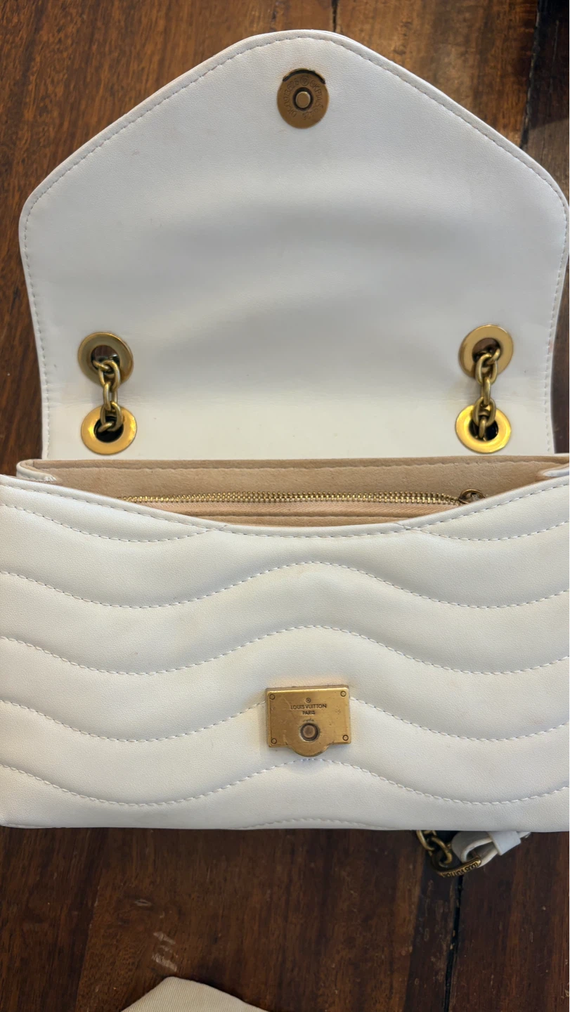 Louis Vuitton  Shoulder Bag - photo 4