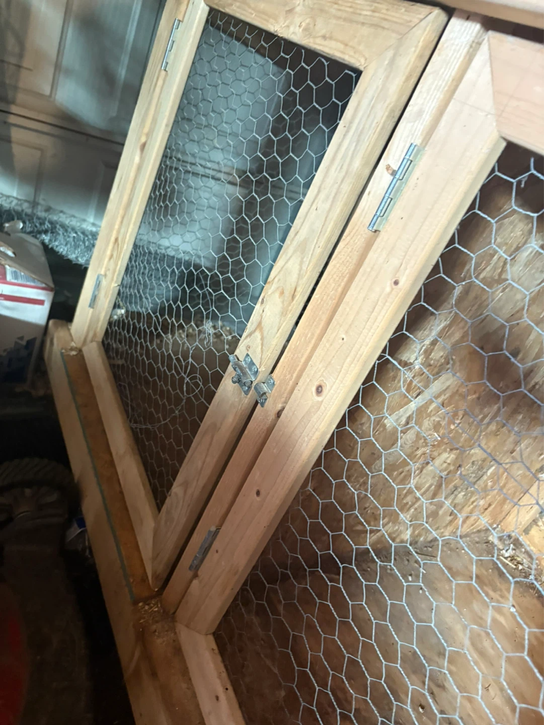 Wooden Chicken Coop 3 way door - photo 2