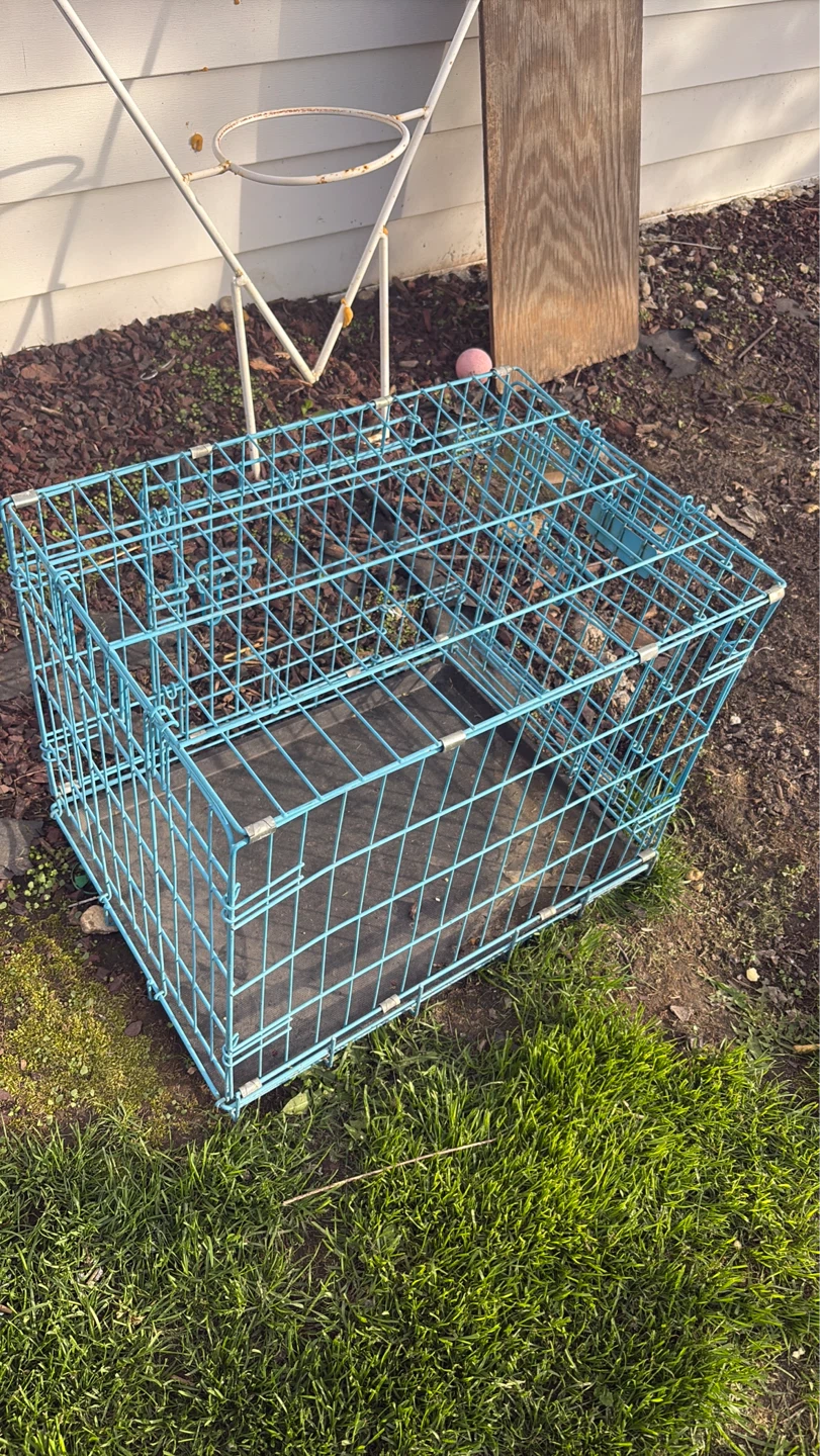 Light Blue Wire Pet Carrier/Crate