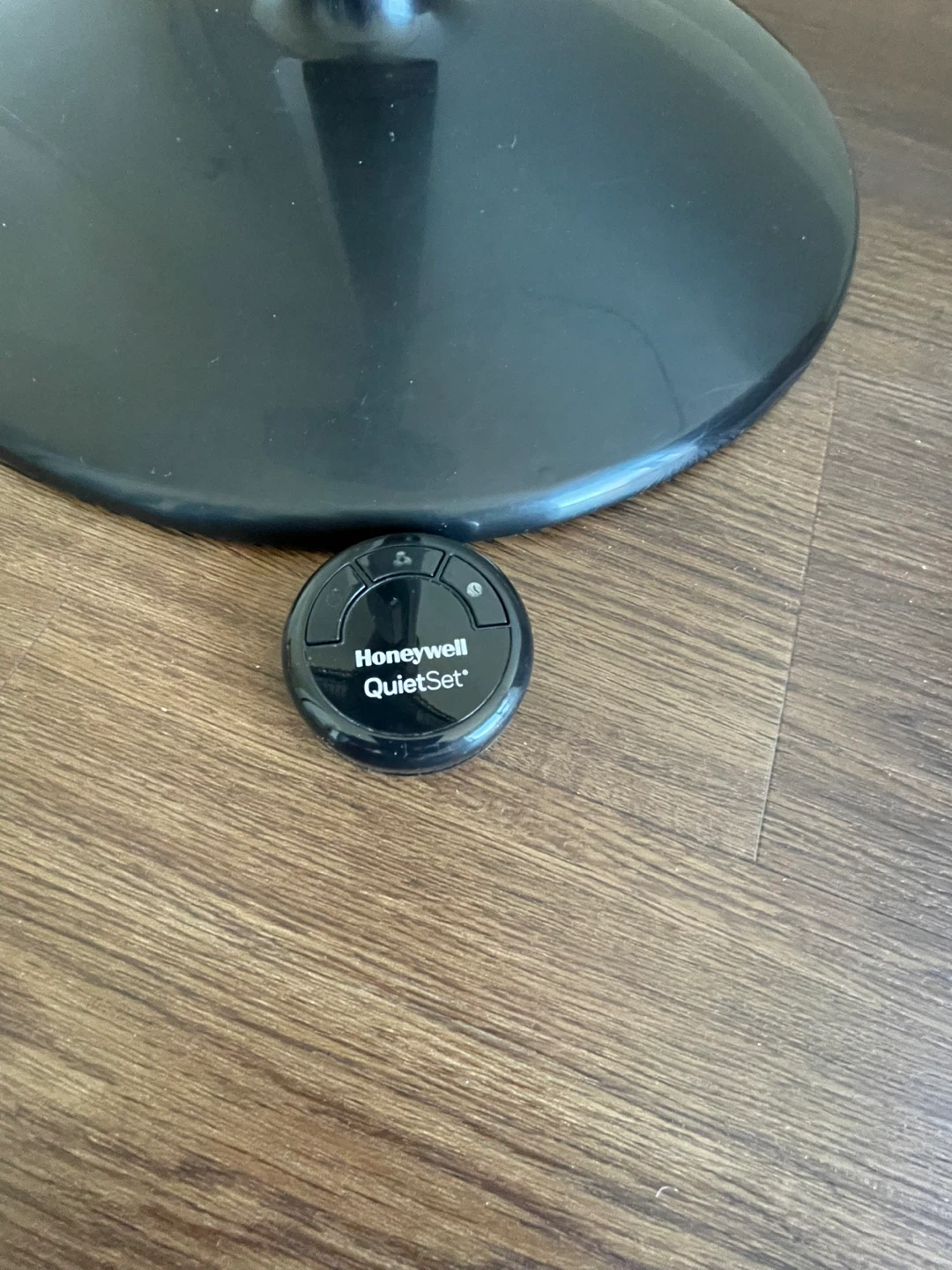 Honeywell QuietSet Pedestal Fan - photo 2