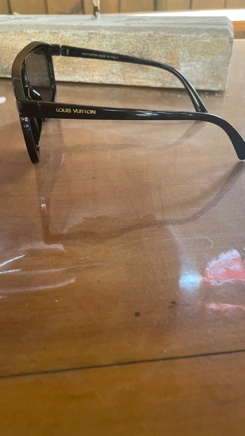 Louis Vuitton Sunglasses - photo 2
