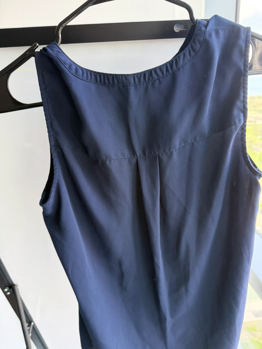 Adrianna Papell Navy Sleeveless V-Neck Top - Size S - photo 3