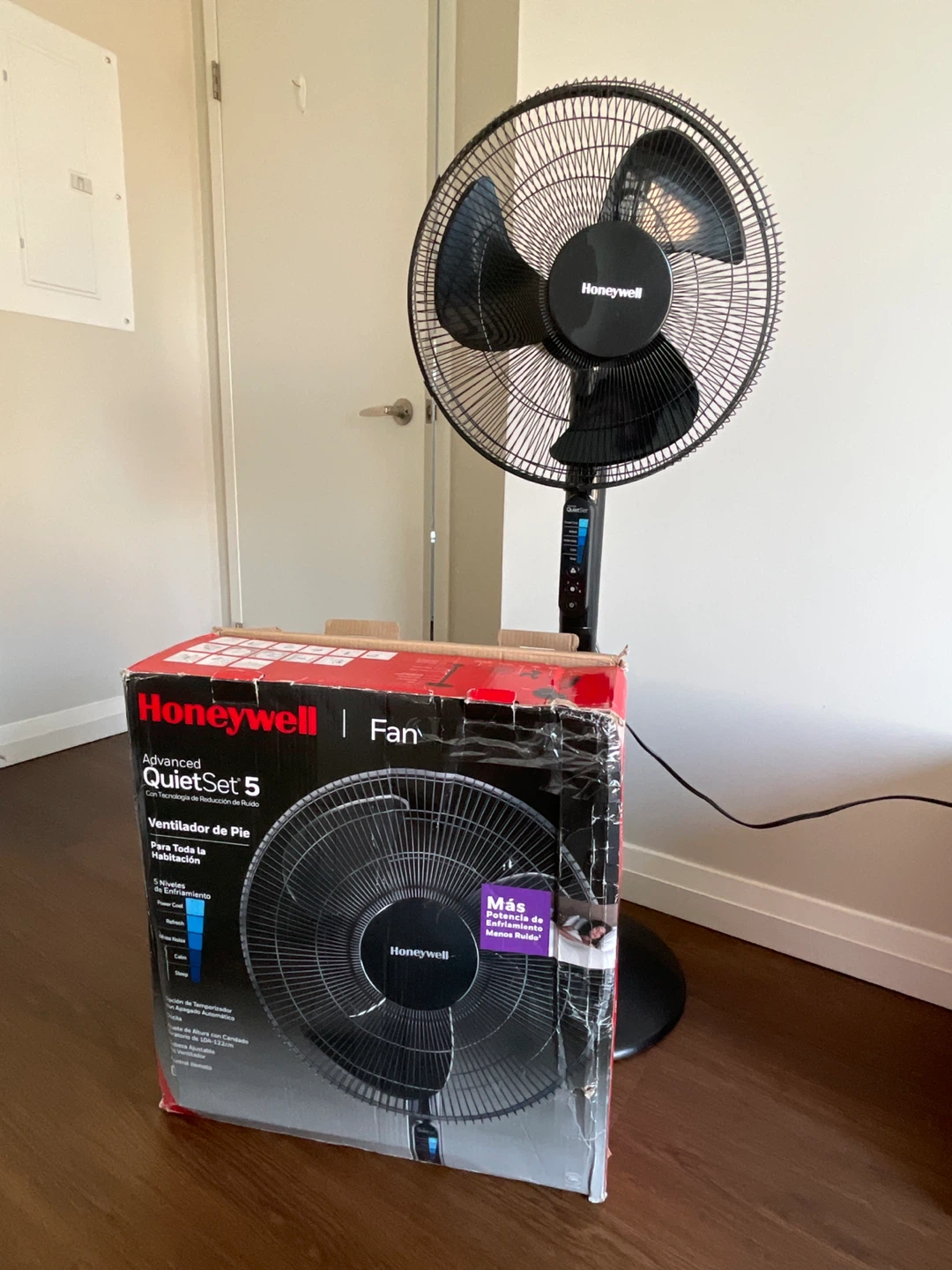 Honeywell QuietSet Pedestal Fan - photo 5
