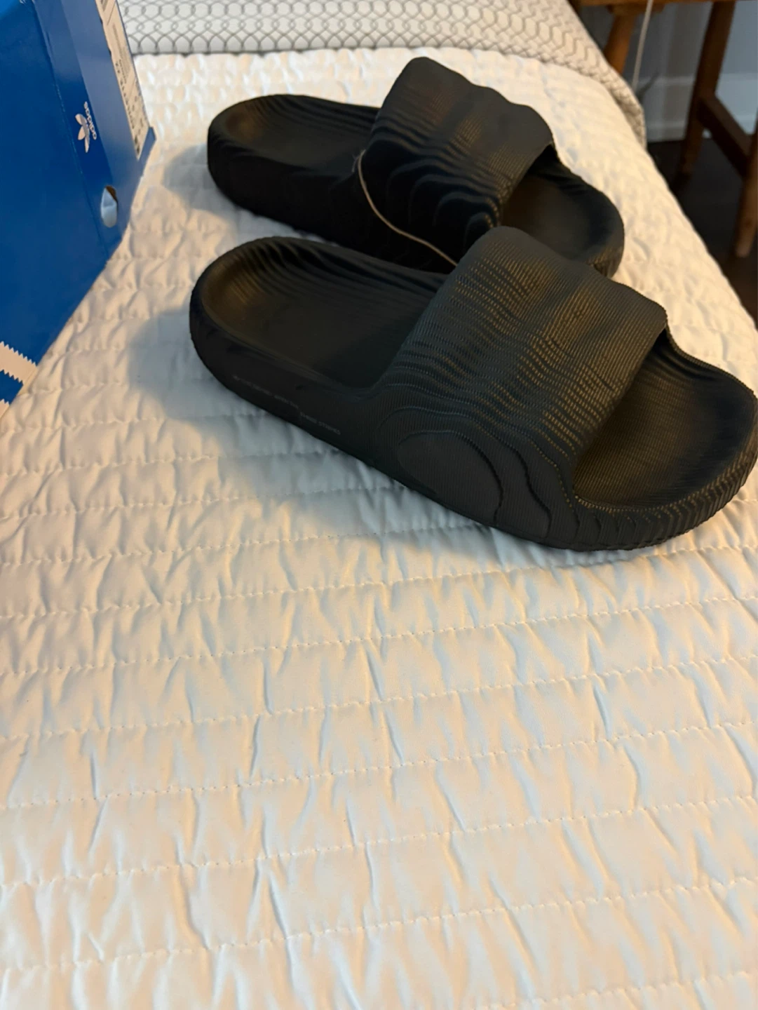 BNIB adidas slides size women’s 5 fits like a size 6 - photo 3