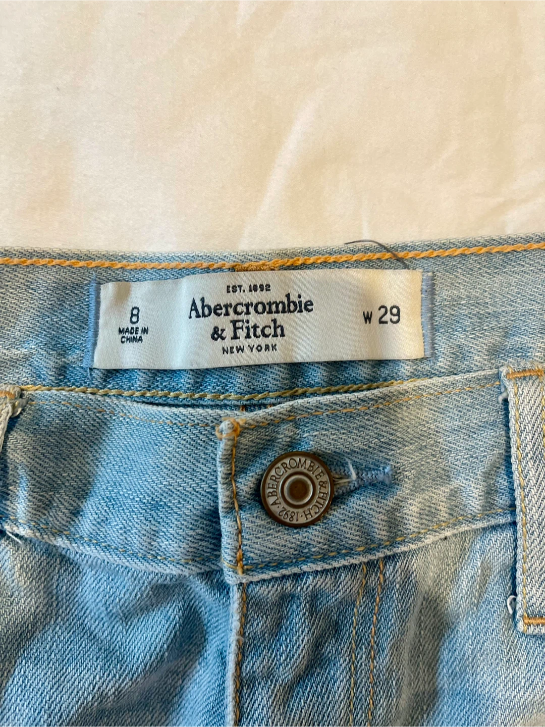 Abercrombie & Fitch light wash denim shorts - photo 4