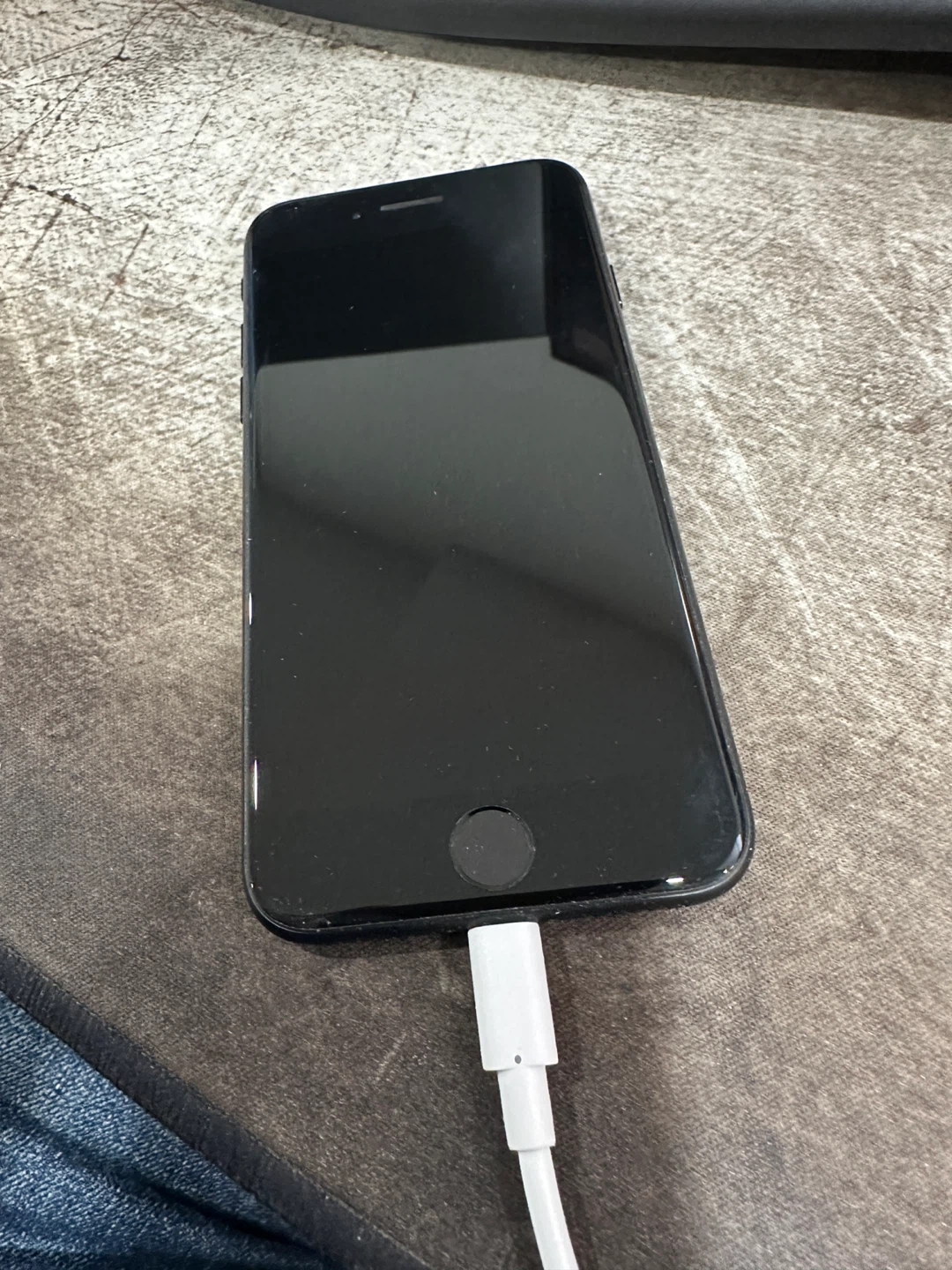 Apple iPhone 7 (Unlocked)