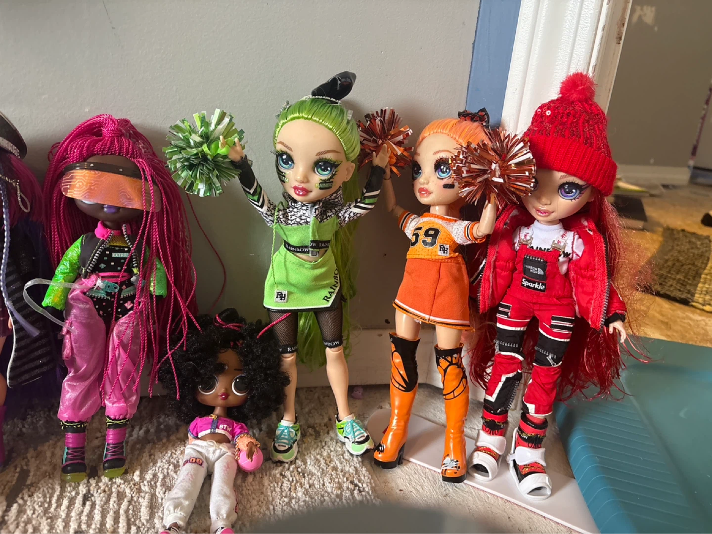 LOL Surprise and Rainbow High Dolls with Accessories - photo 3