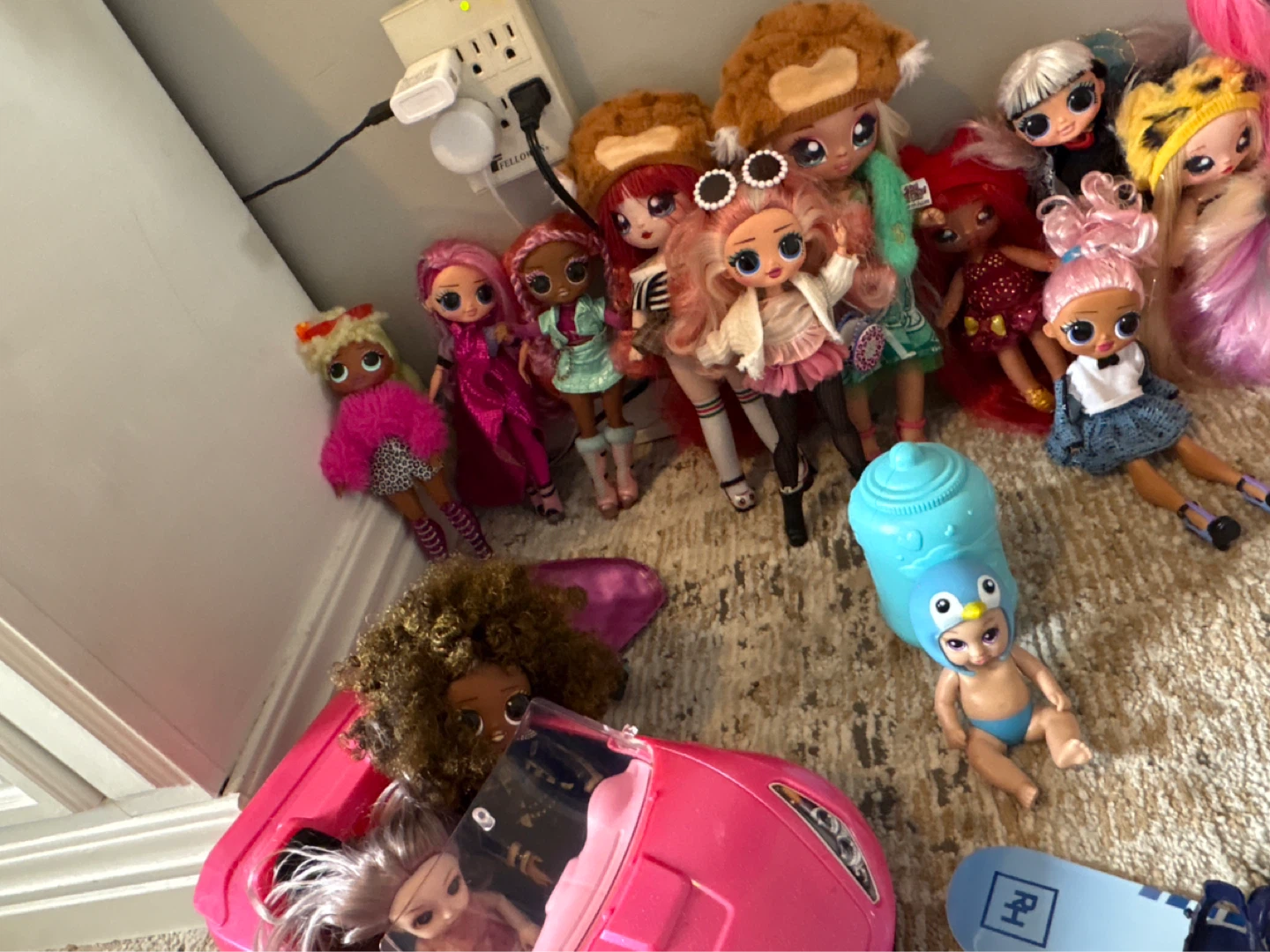 LOL Surprise and Rainbow High Dolls with Accessories - photo 5