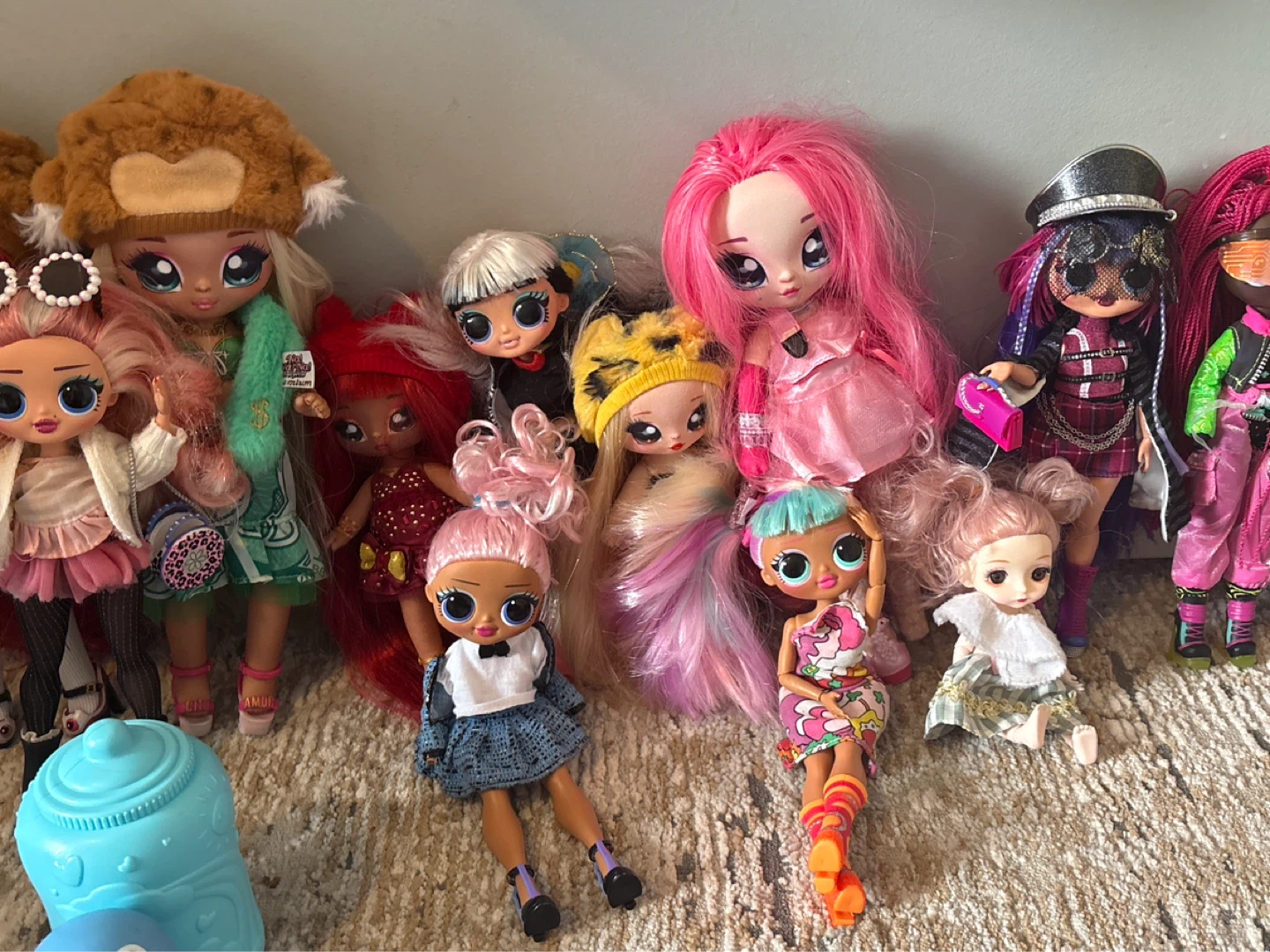 LOL Surprise and Rainbow High Dolls with Accessories - photo 4