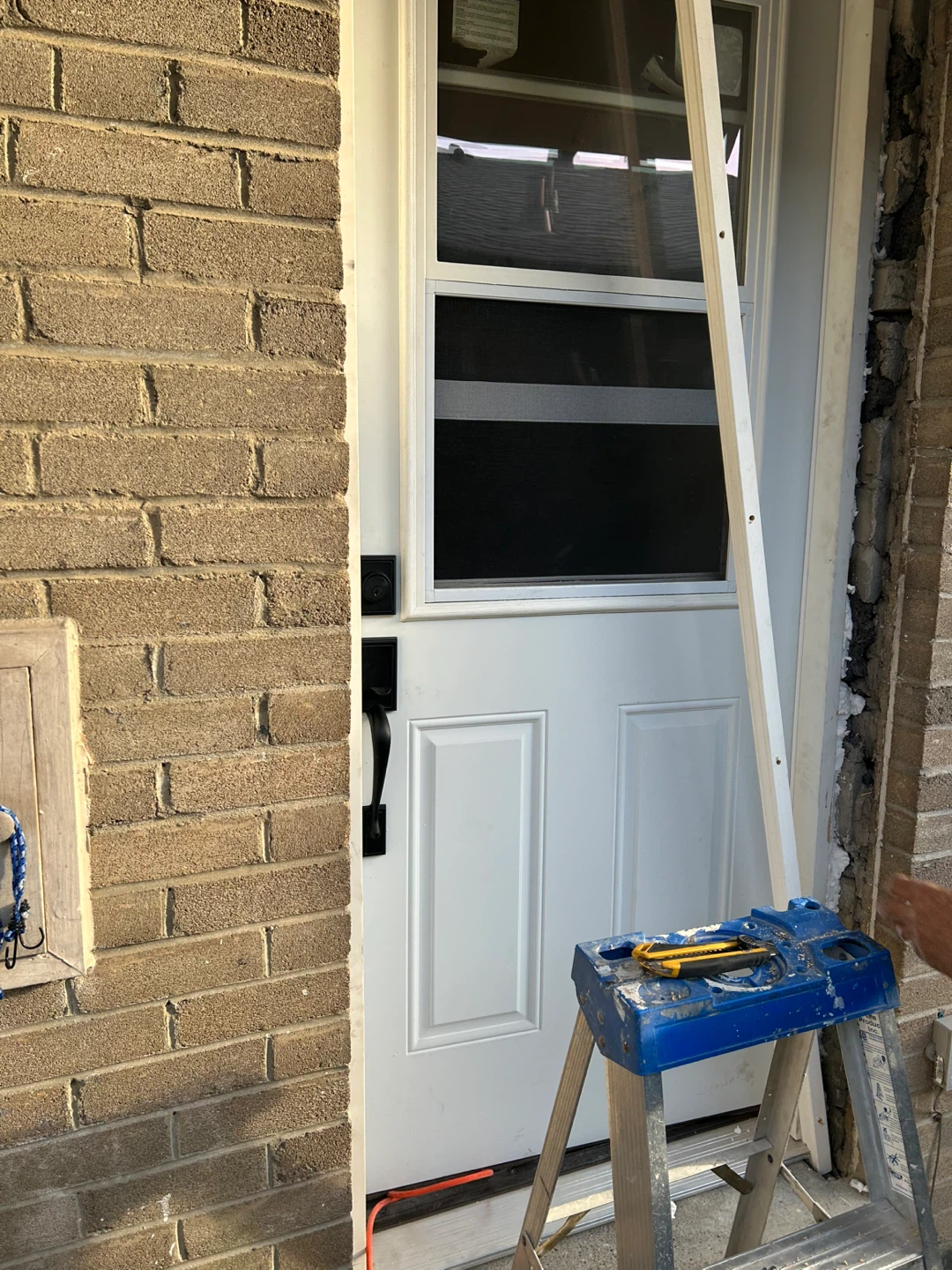 Storm door Anderson serie 4000 full view installed with Handle. - photo 4