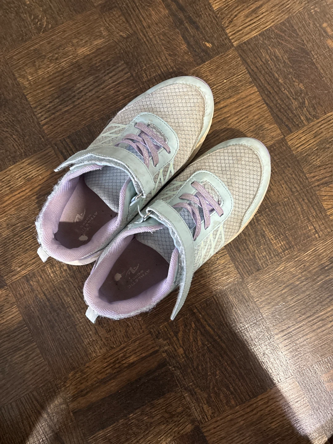 Athletic Works Kids Shoes size US3 - photo 3