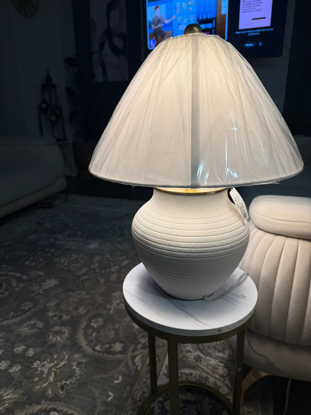 White Ceramic Table Lamp - photo 3