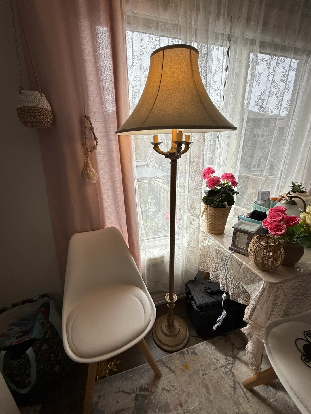 Vintage Floor Lamp with Classic Design - photo 5