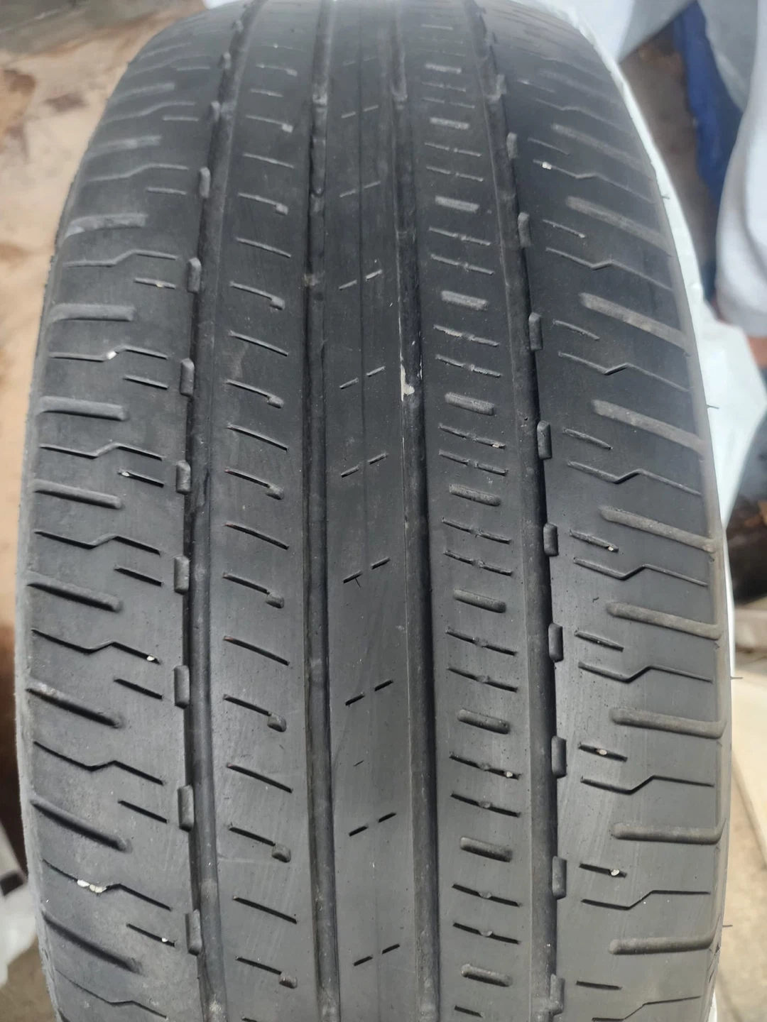 Dunlop 225/60R18 Tire - photo 5