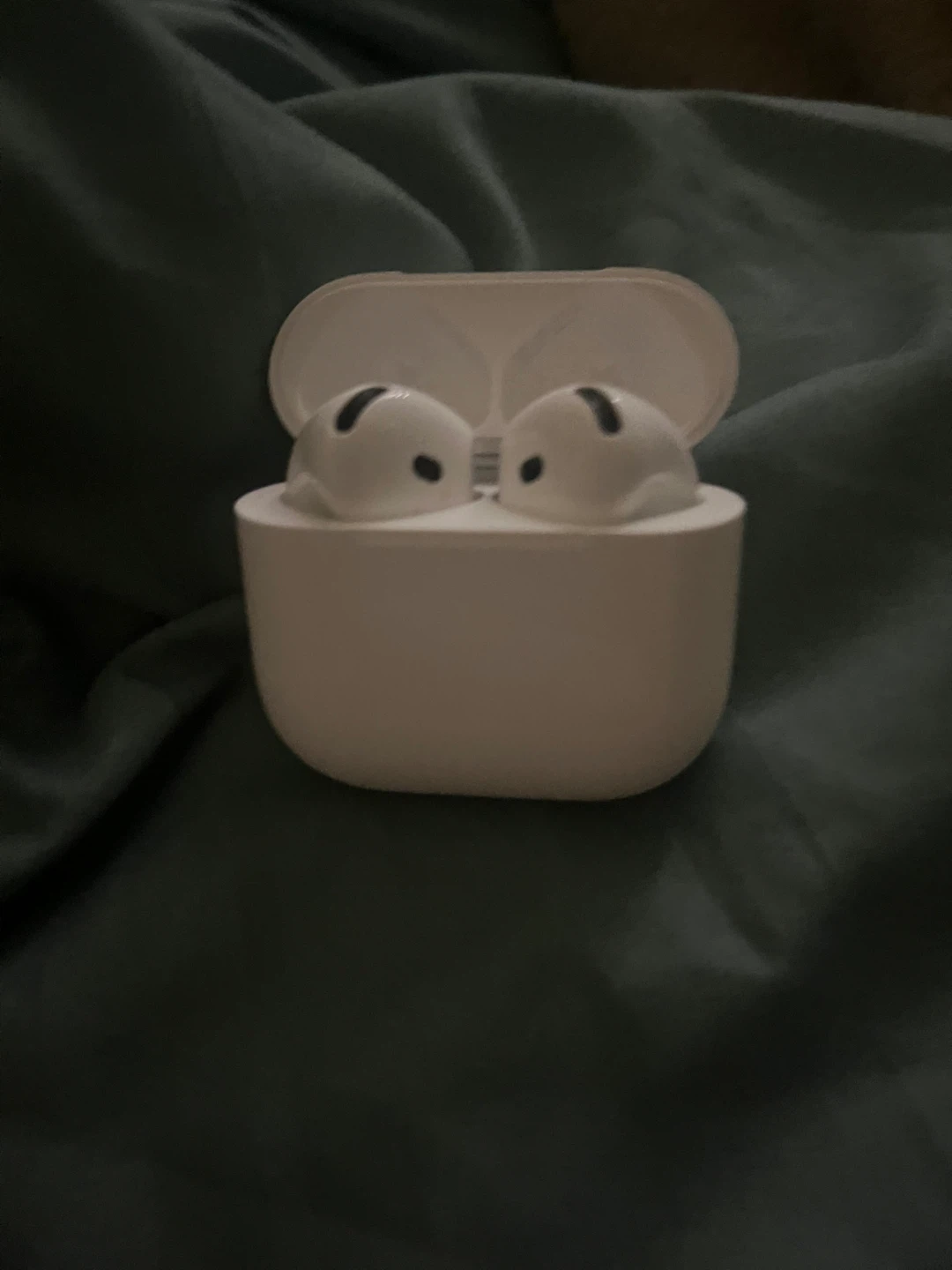 AirPod 4’s - photo 3