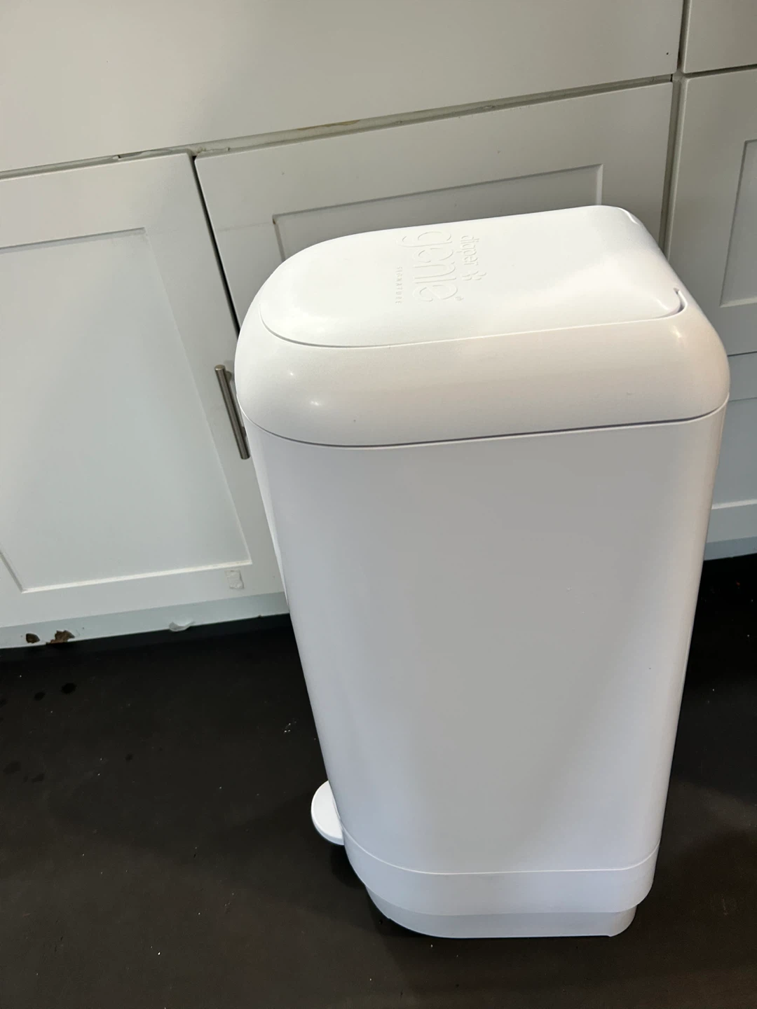 Diaper Genie Signature Pail