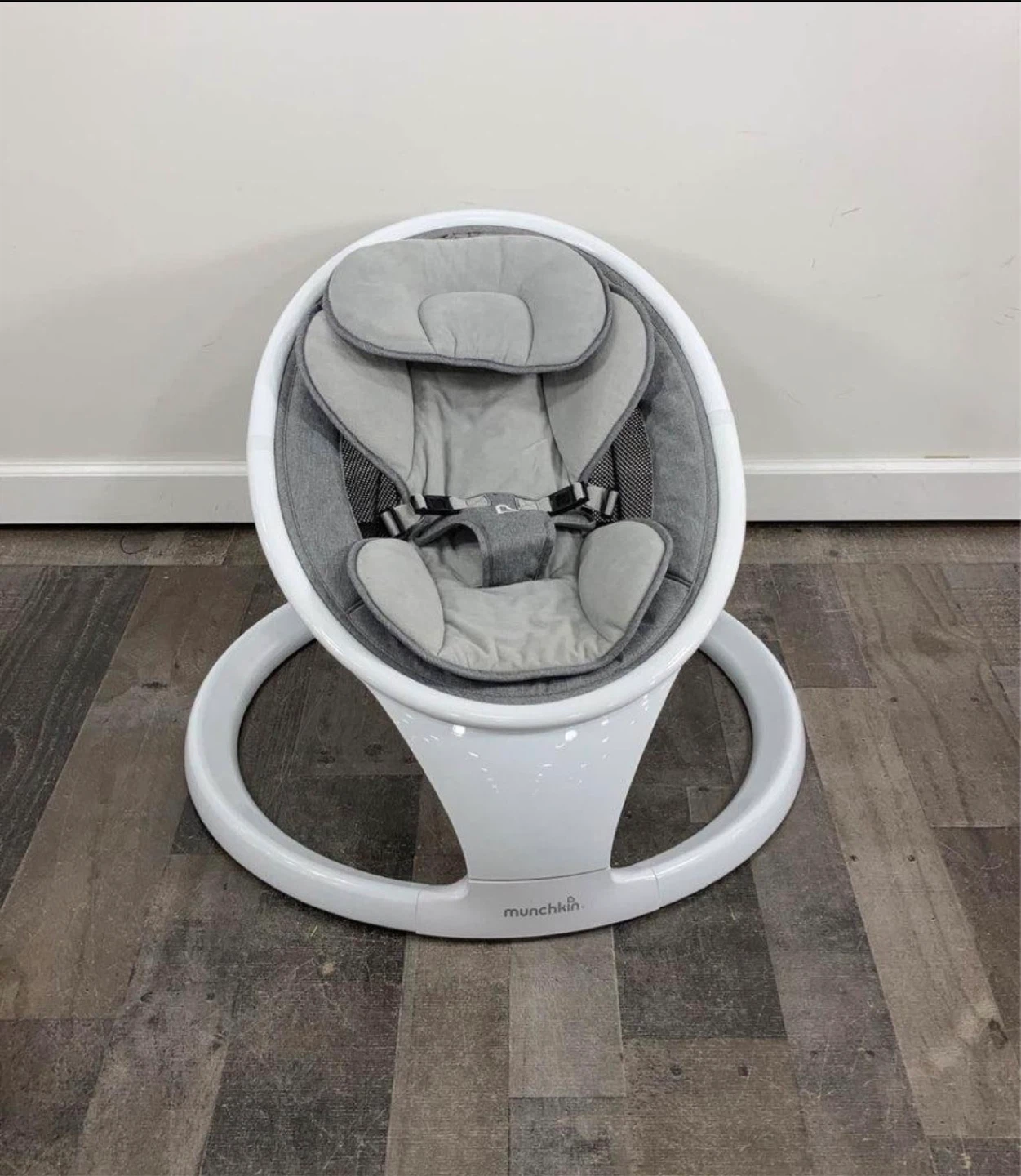 Munchkin Bluetooth Baby Swing (Like New, In Box + Remote)