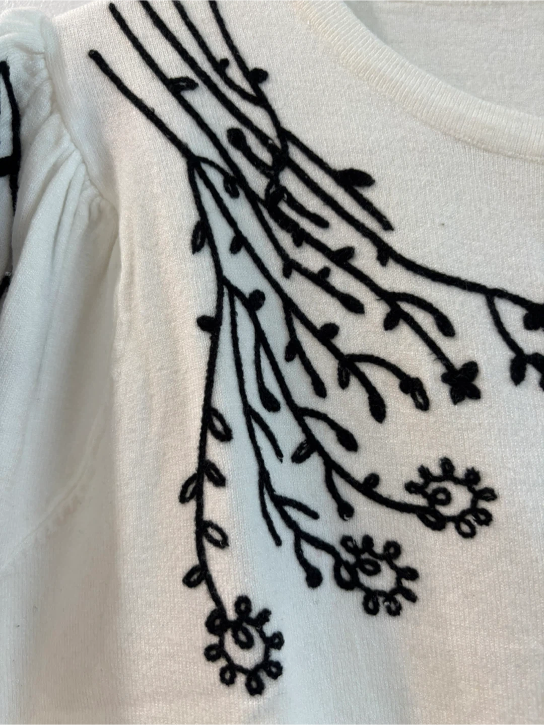 White Cardigan with Black Floral Embroidery - photo 3