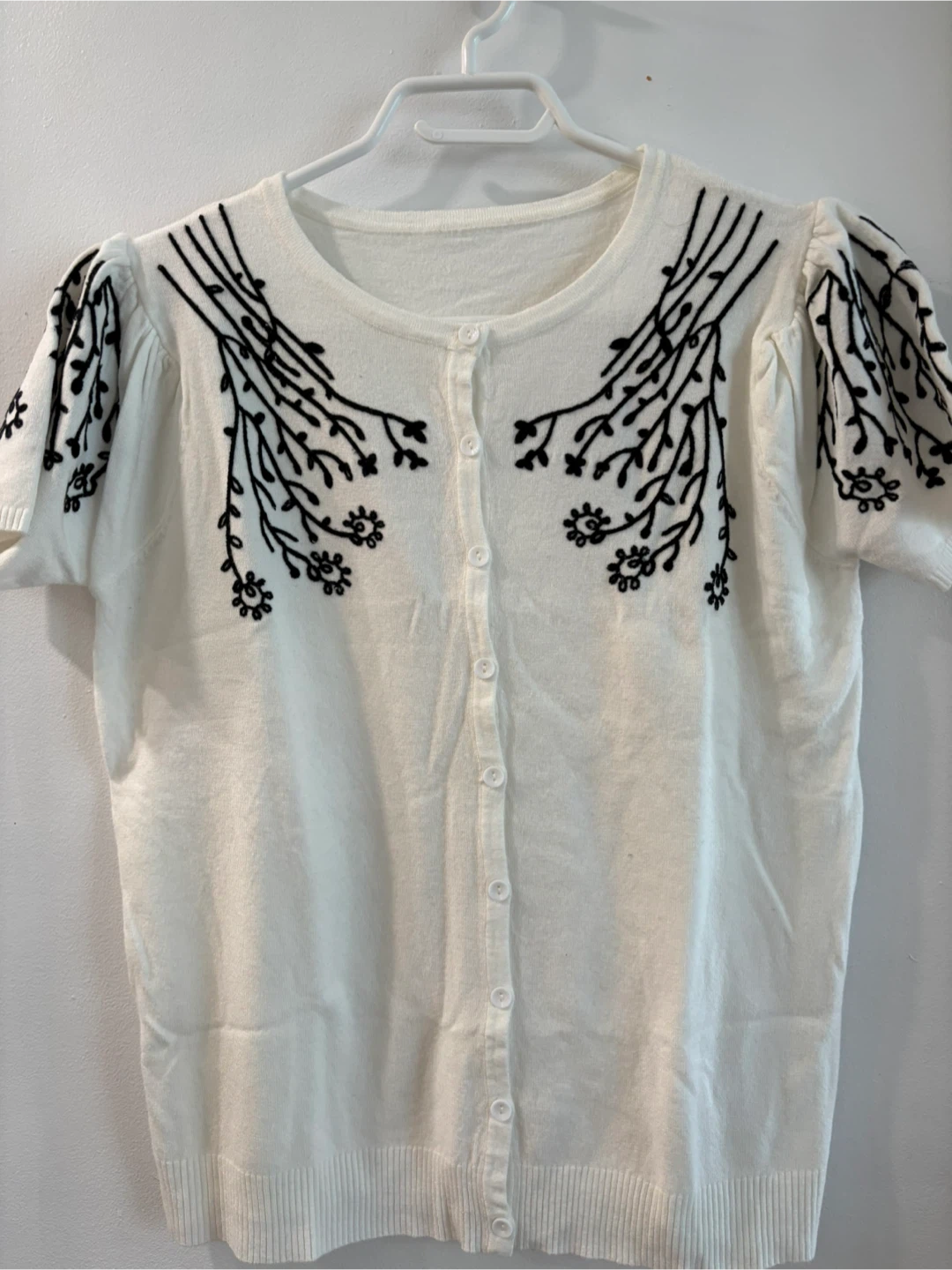 White Cardigan with Black Floral Embroidery - photo 2