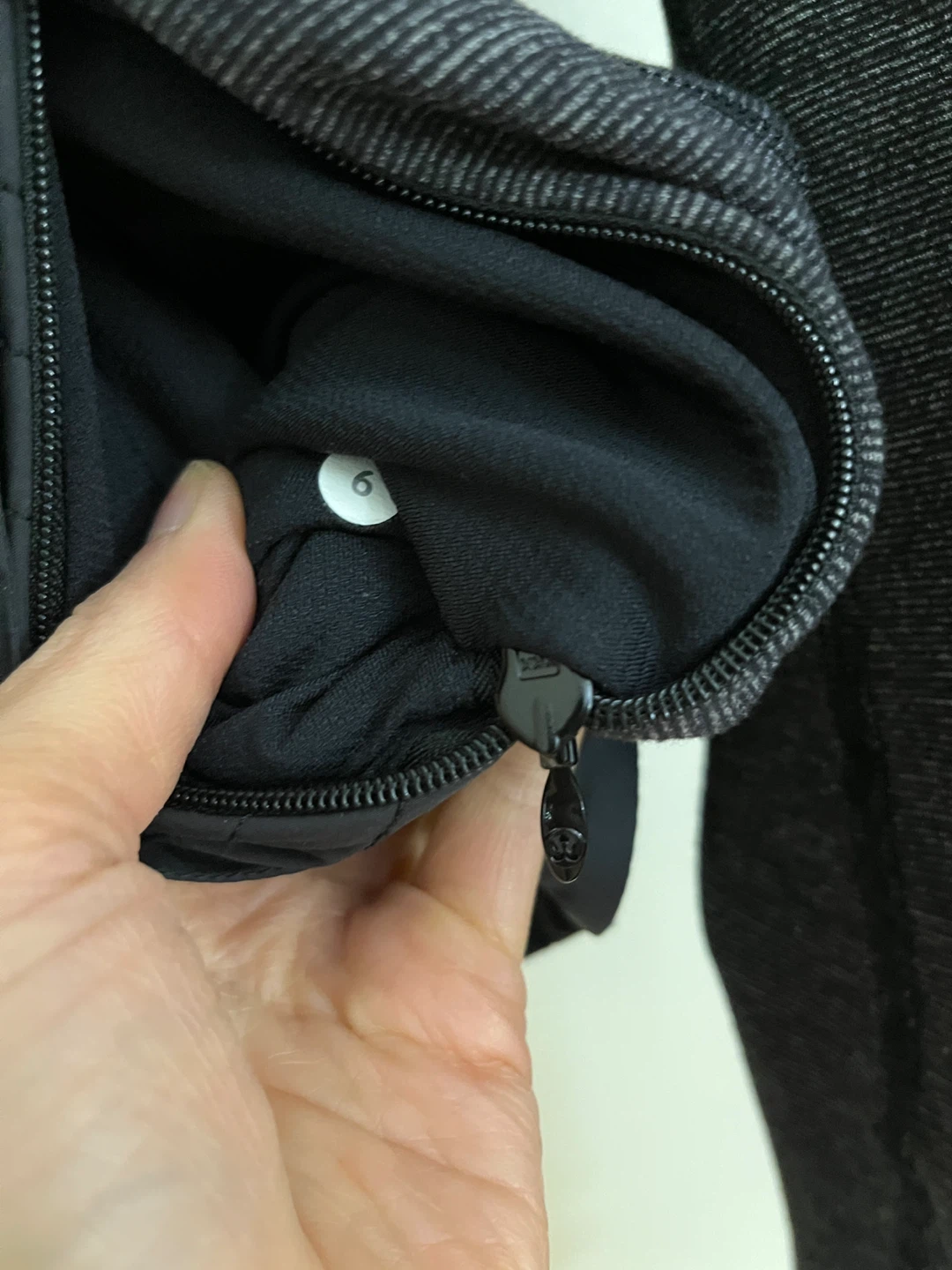 Lululemon Running Jacket Women's Size 6 Black - photo 4