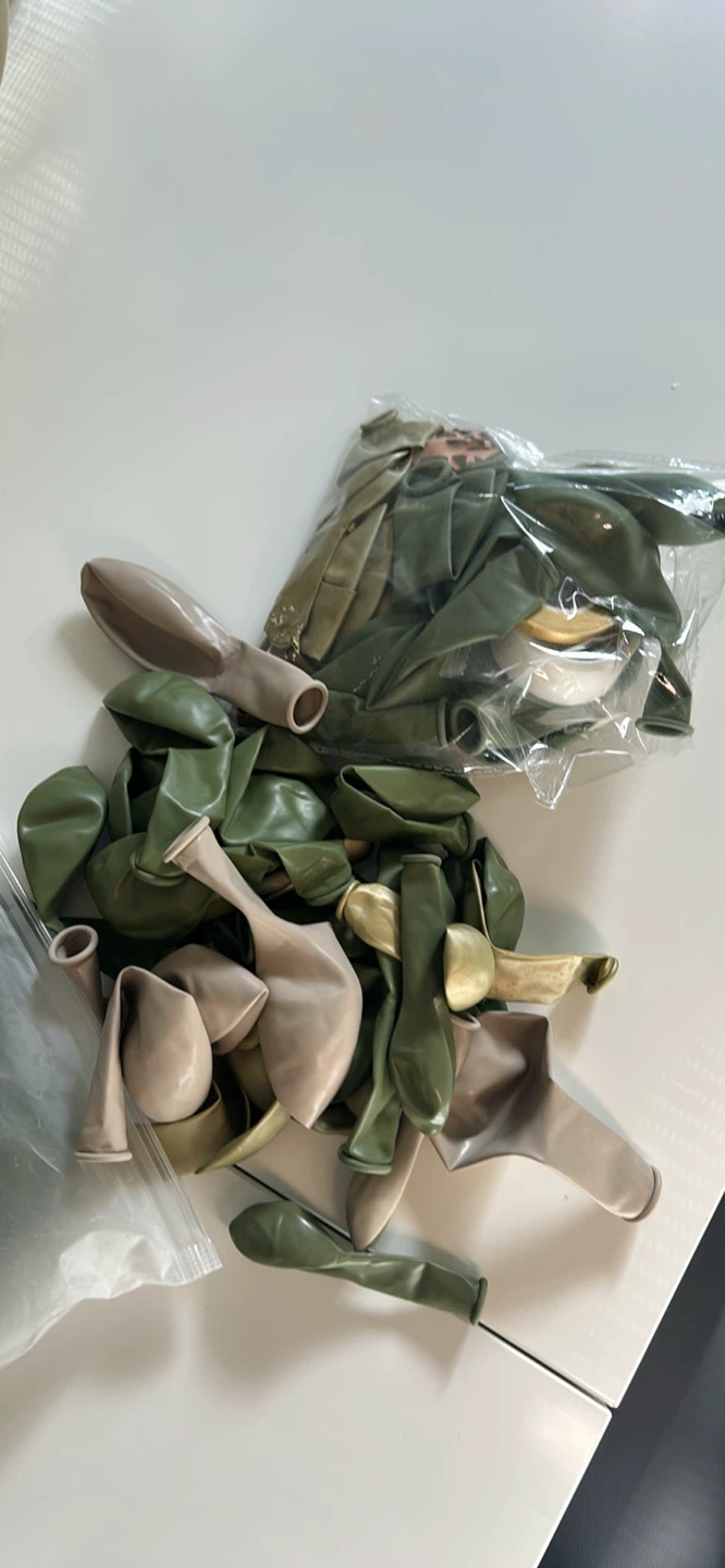 Safari Themed Birthday Crown and Balloon Set - photo 2