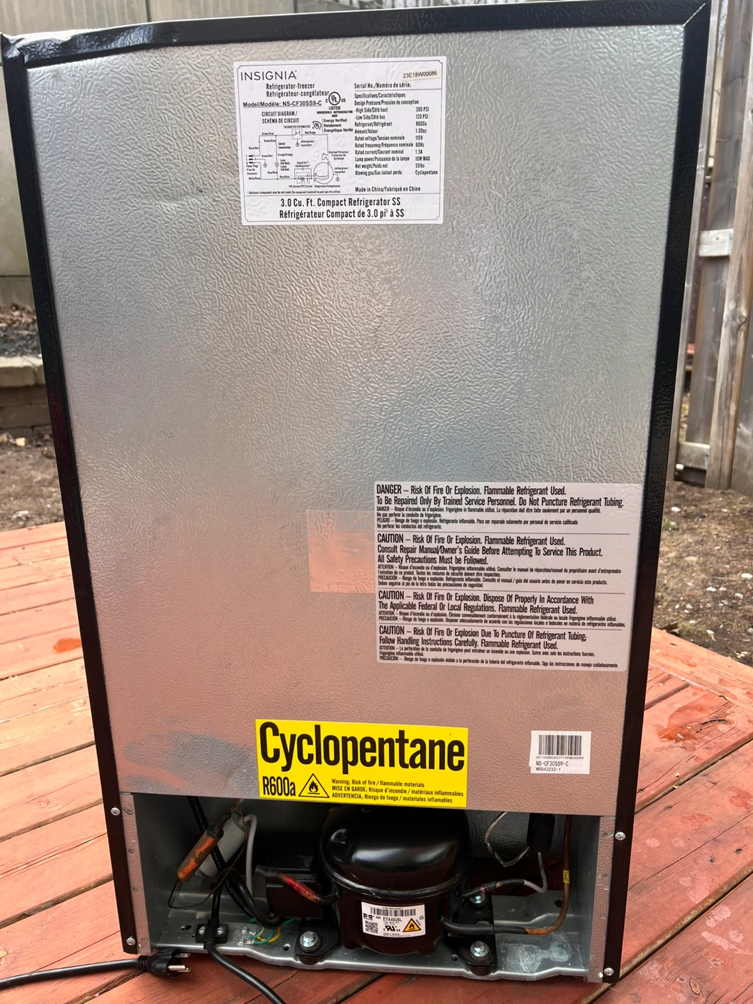 EUC Insignia Mini Fridge With Freezer - photo 4