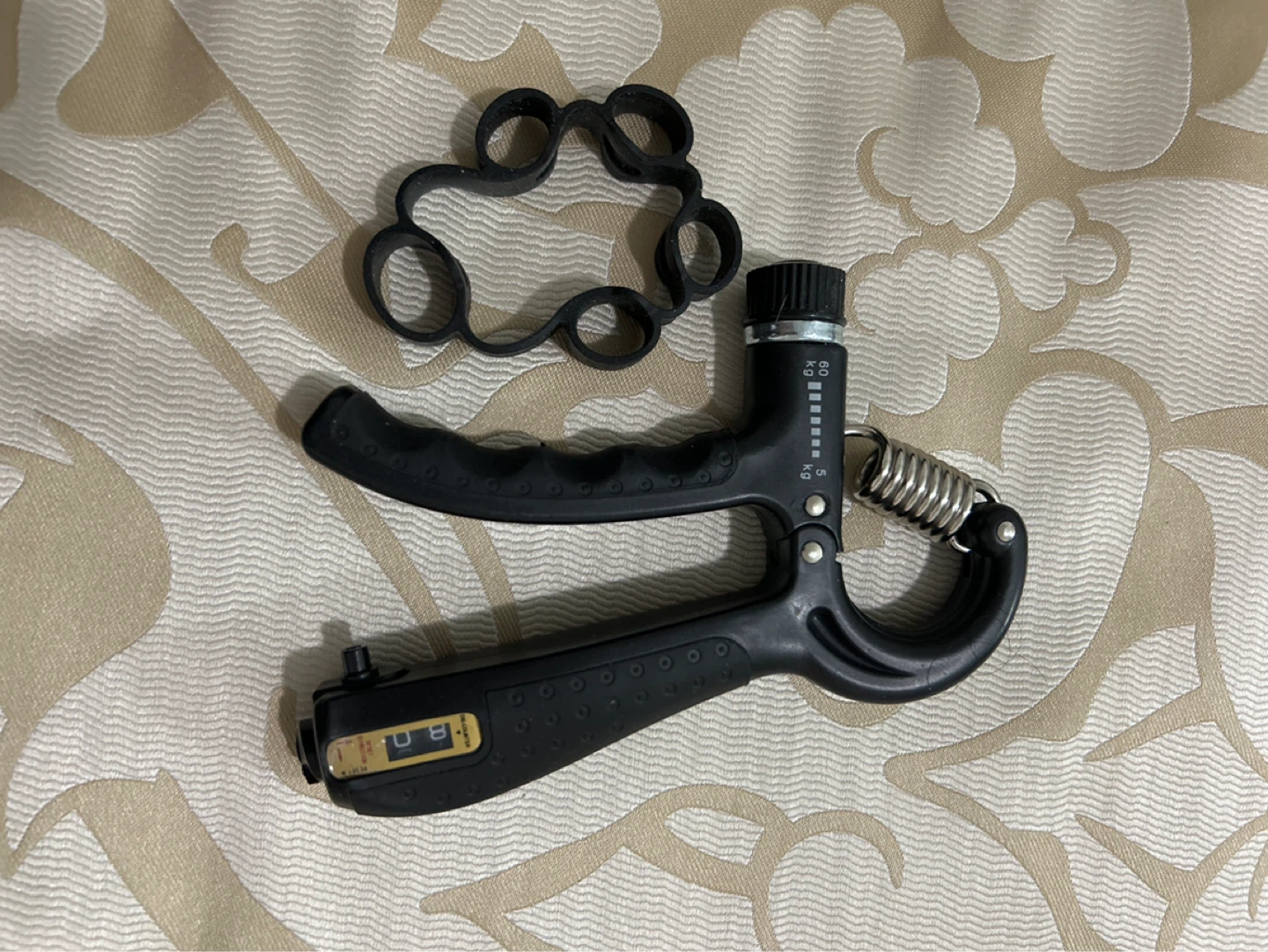 Adjustable Hand Gripper with Finger Exerciser and Pouch - photo 2