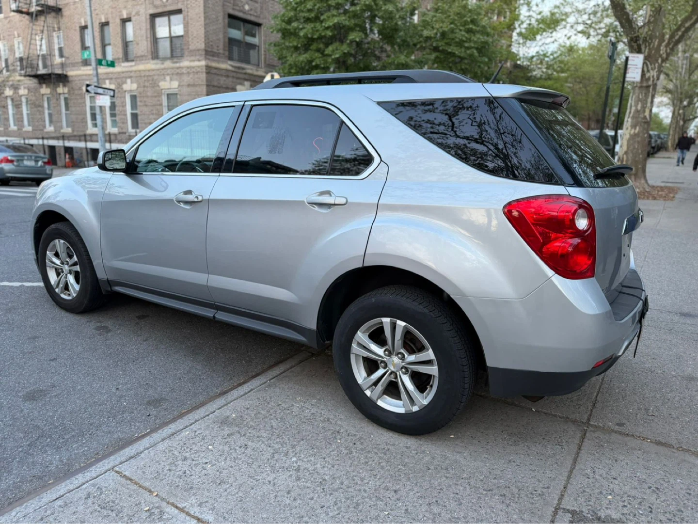 Silver Chevrolet Equinox SUV - photo 5