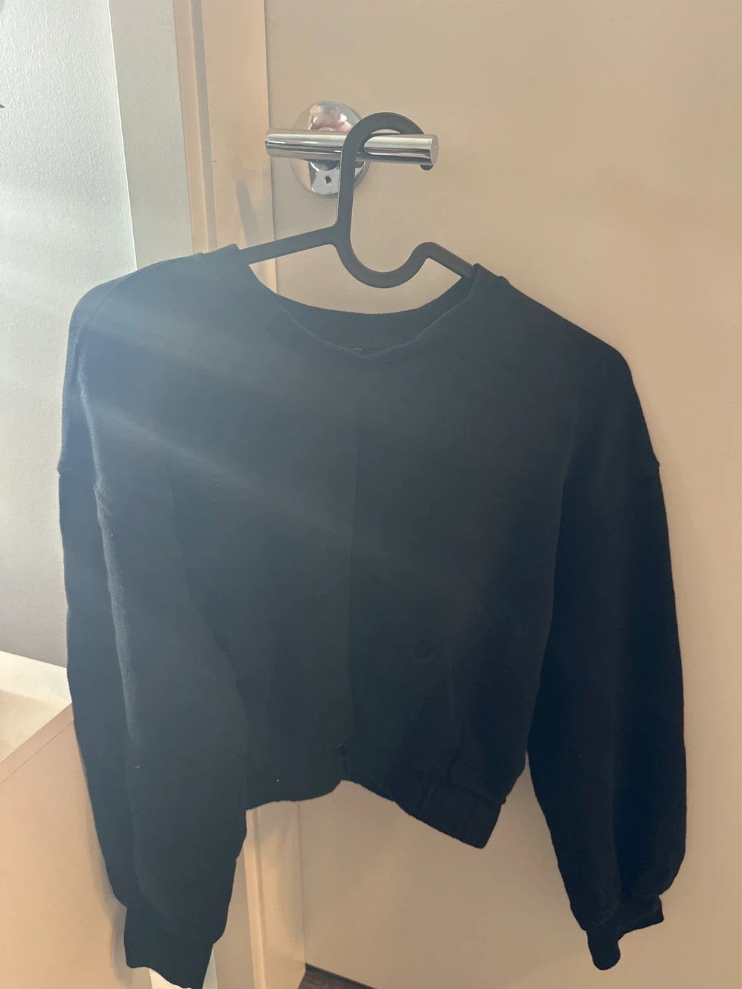ZARA Black Cropped Sweatshirt