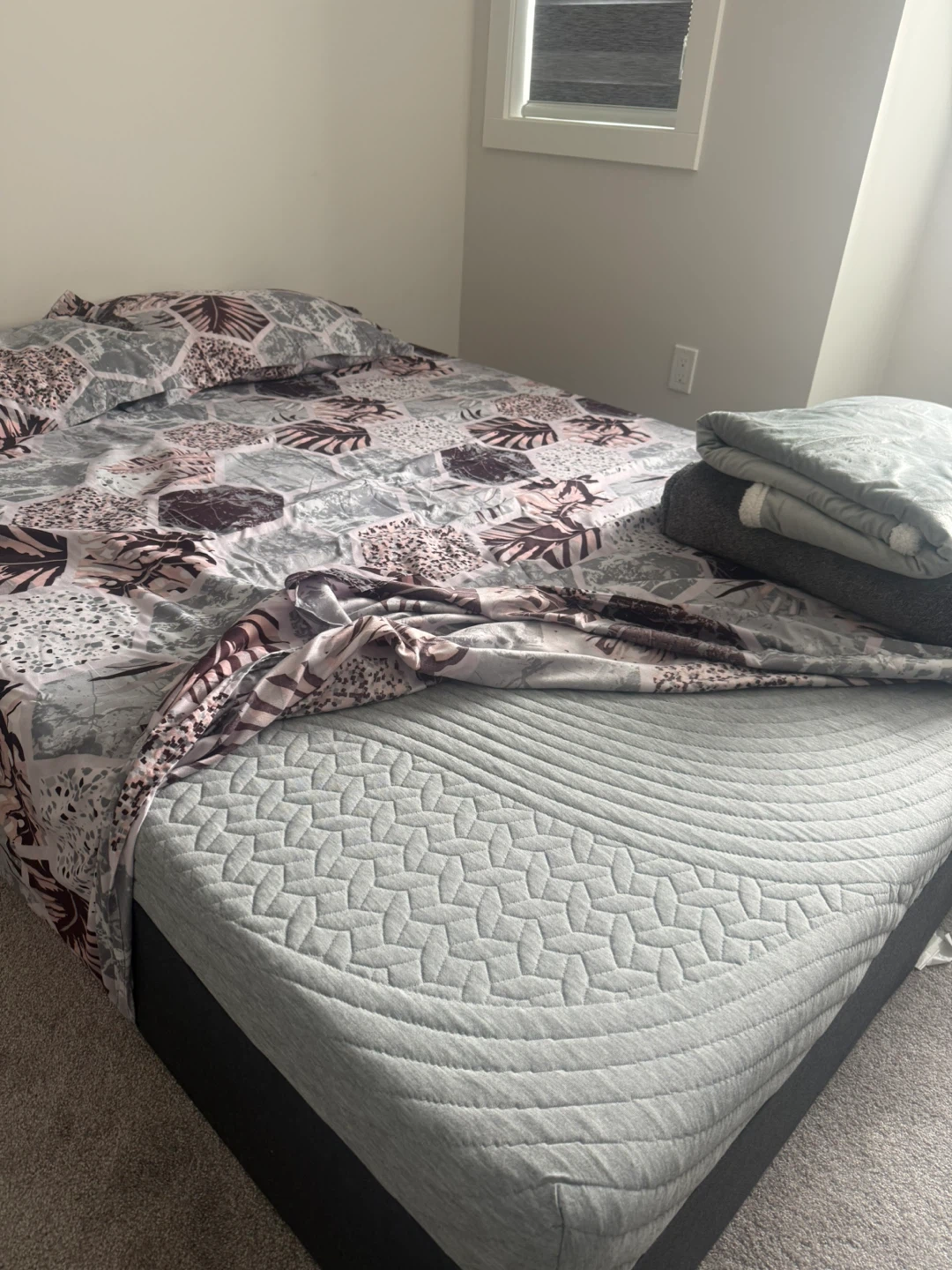 Brand New Gel Memory Foam Mattress – King Size (Still in Box) - photo 2