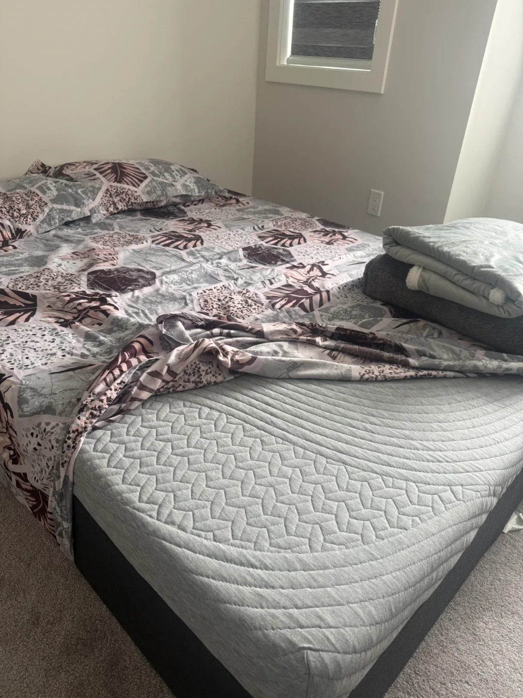 Brand New Gel Memory Foam Mattress – King Size (Still in Box) - photo 2