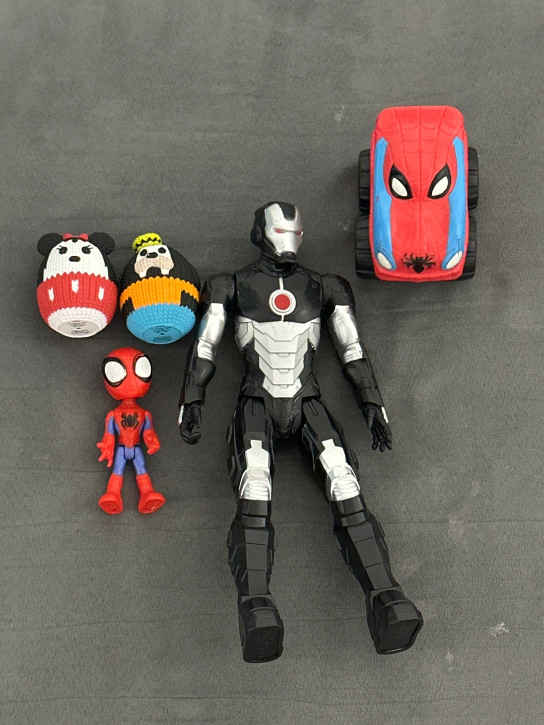 Lot: War Machine, Spider, Minnie Mouse, Goofy