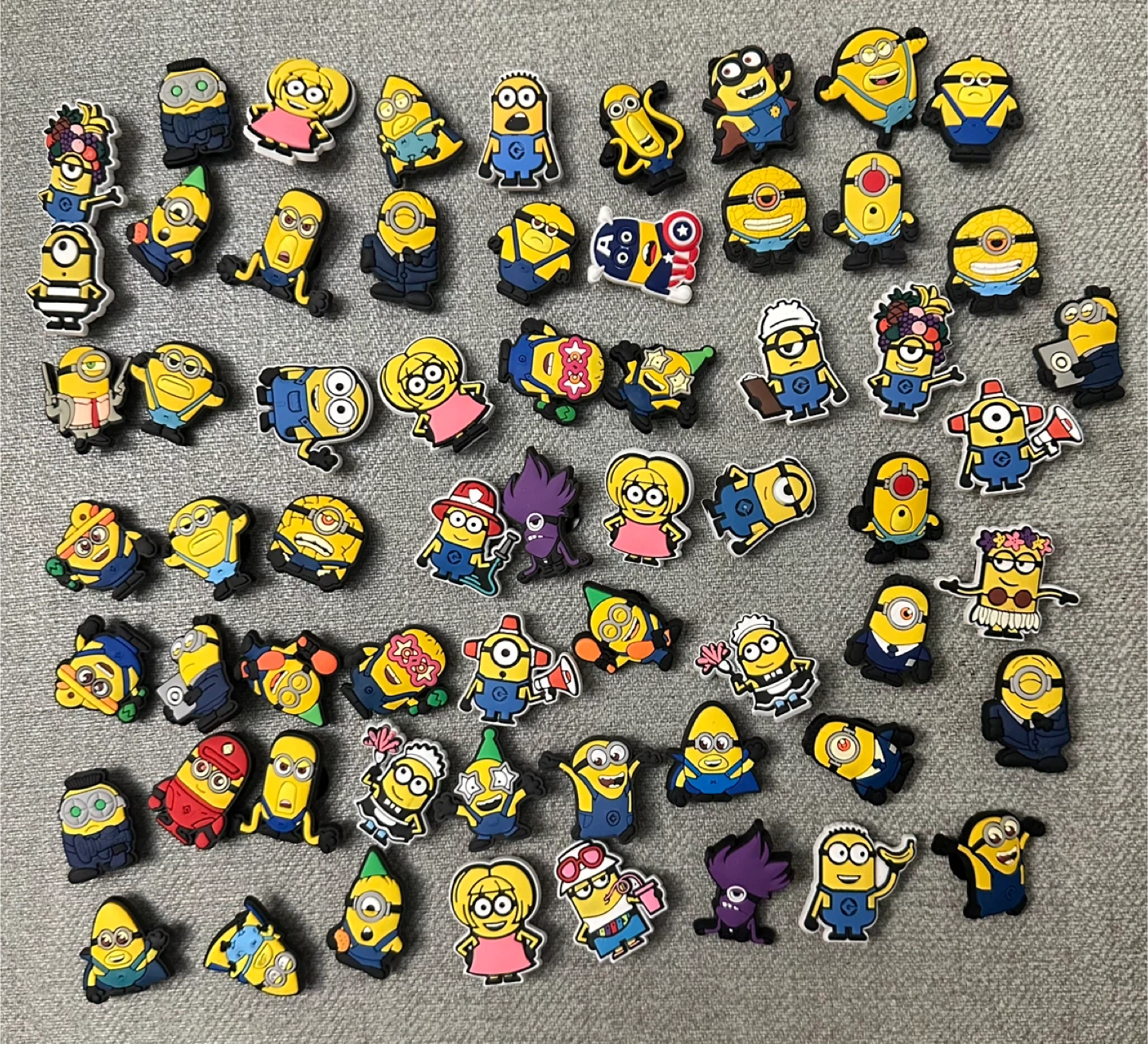 Minions Shoe Crocs Charms Jibbits - Assorted