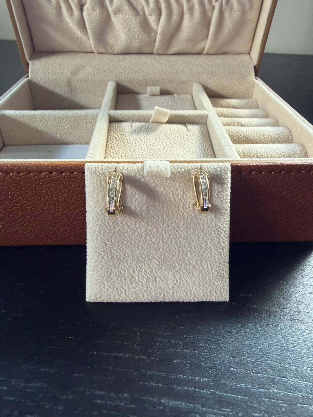 14k gold with small Diamonds Earrings