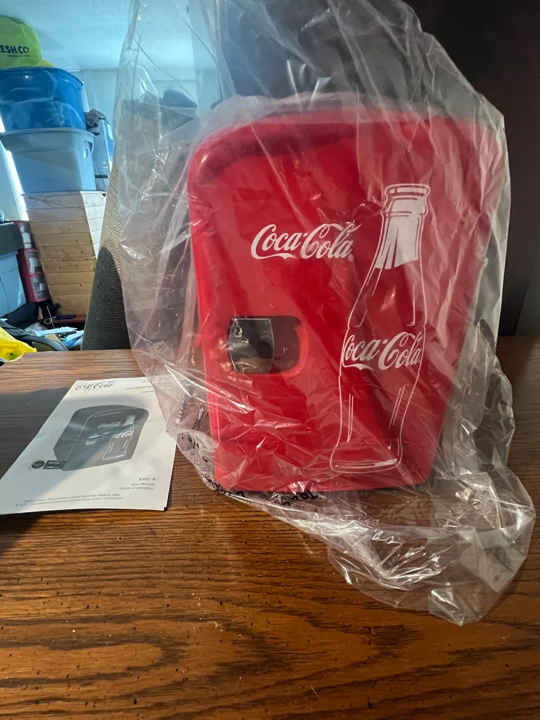 Coca-Cola Red Mini Fridge - photo 2