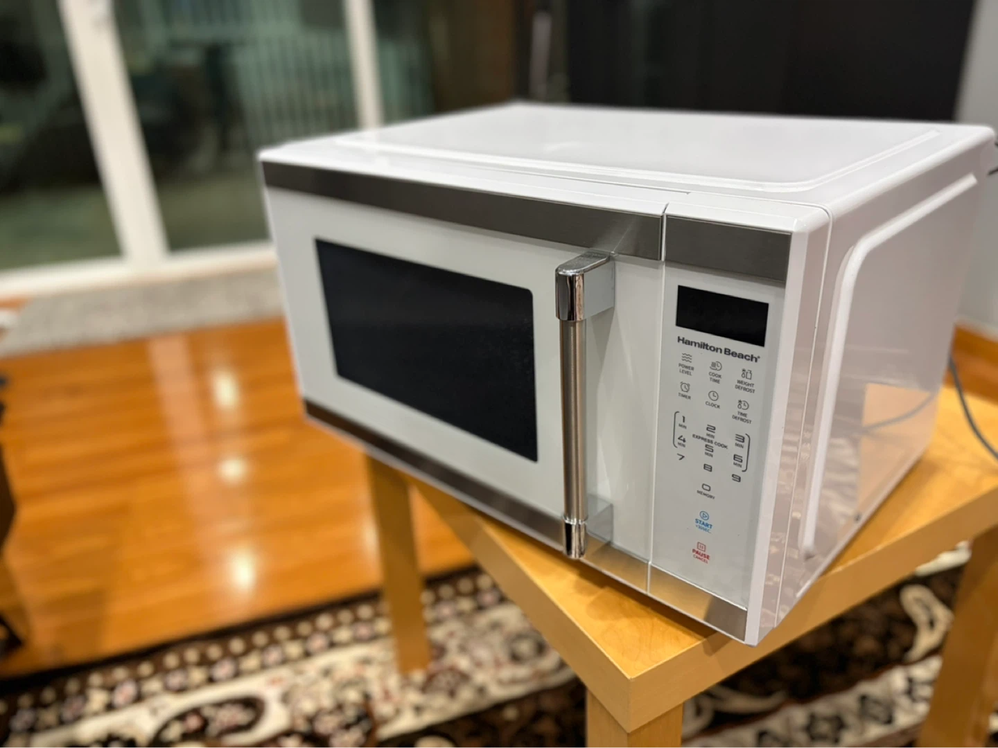 Hamilton Beach White Microwave - photo 4