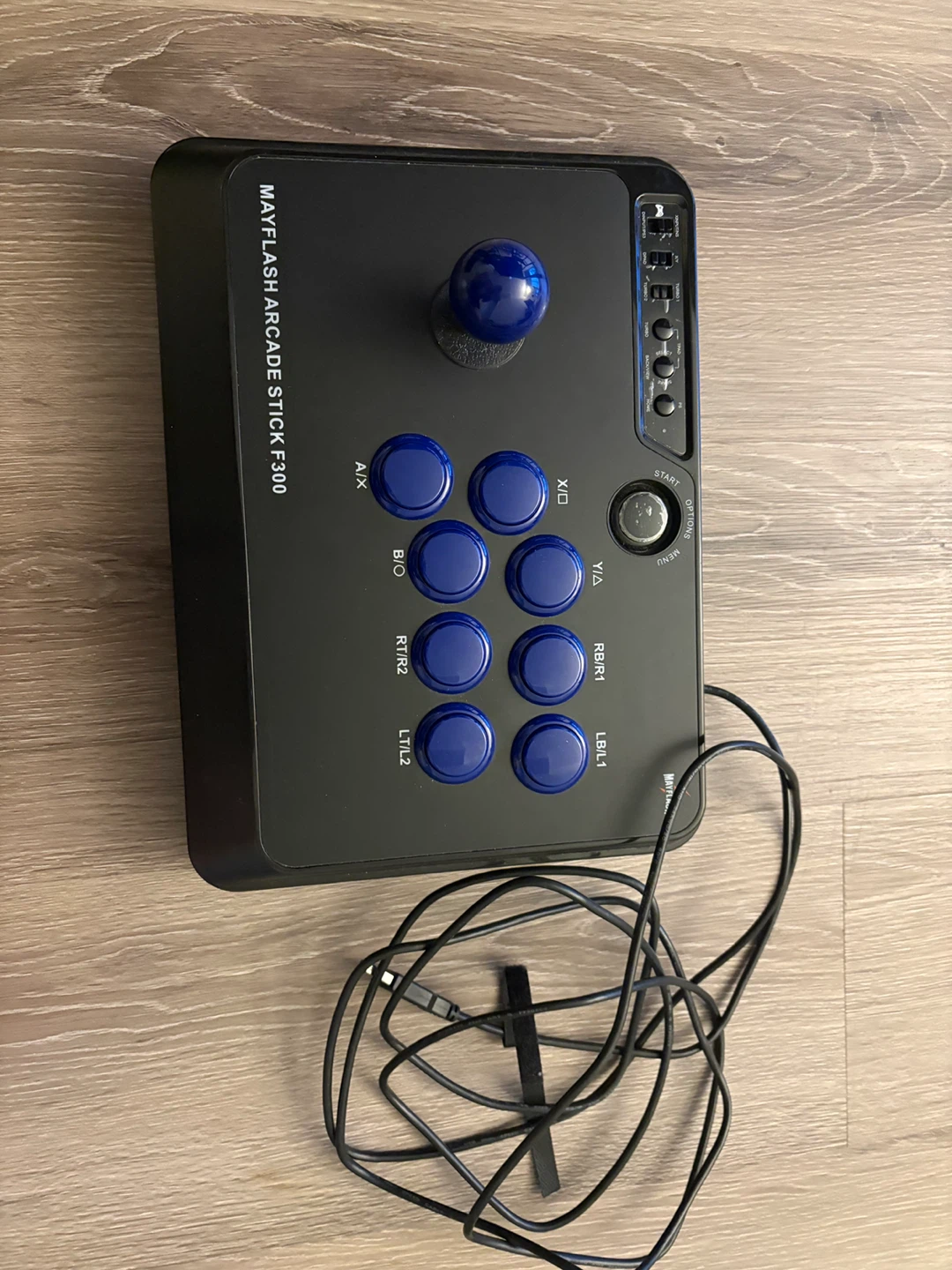 Fight stick (Arcade stick).