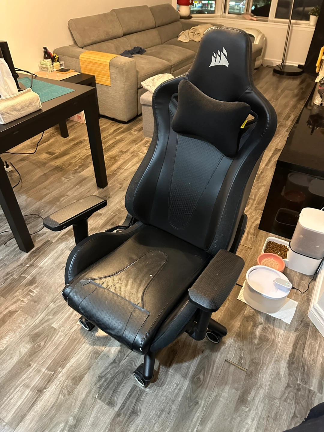 Corsair TC200 Gaming Chair - Black