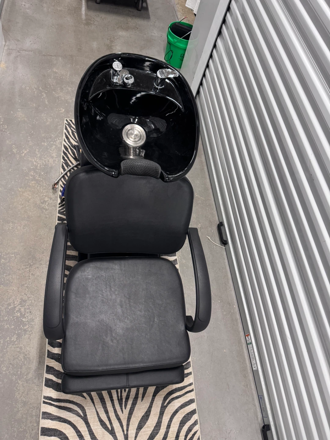 Black Shampoo Chair and Backwash Unit - photo 3