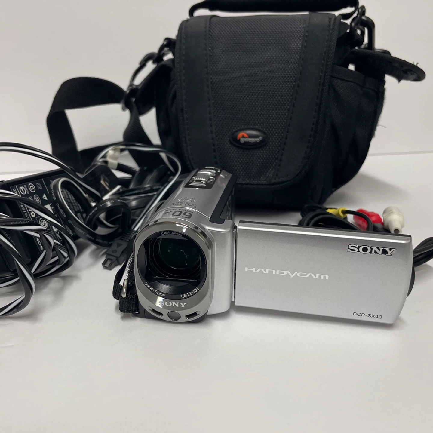 Sony Handycam DCR-SX43 Camcorder with Bag and Accessories
